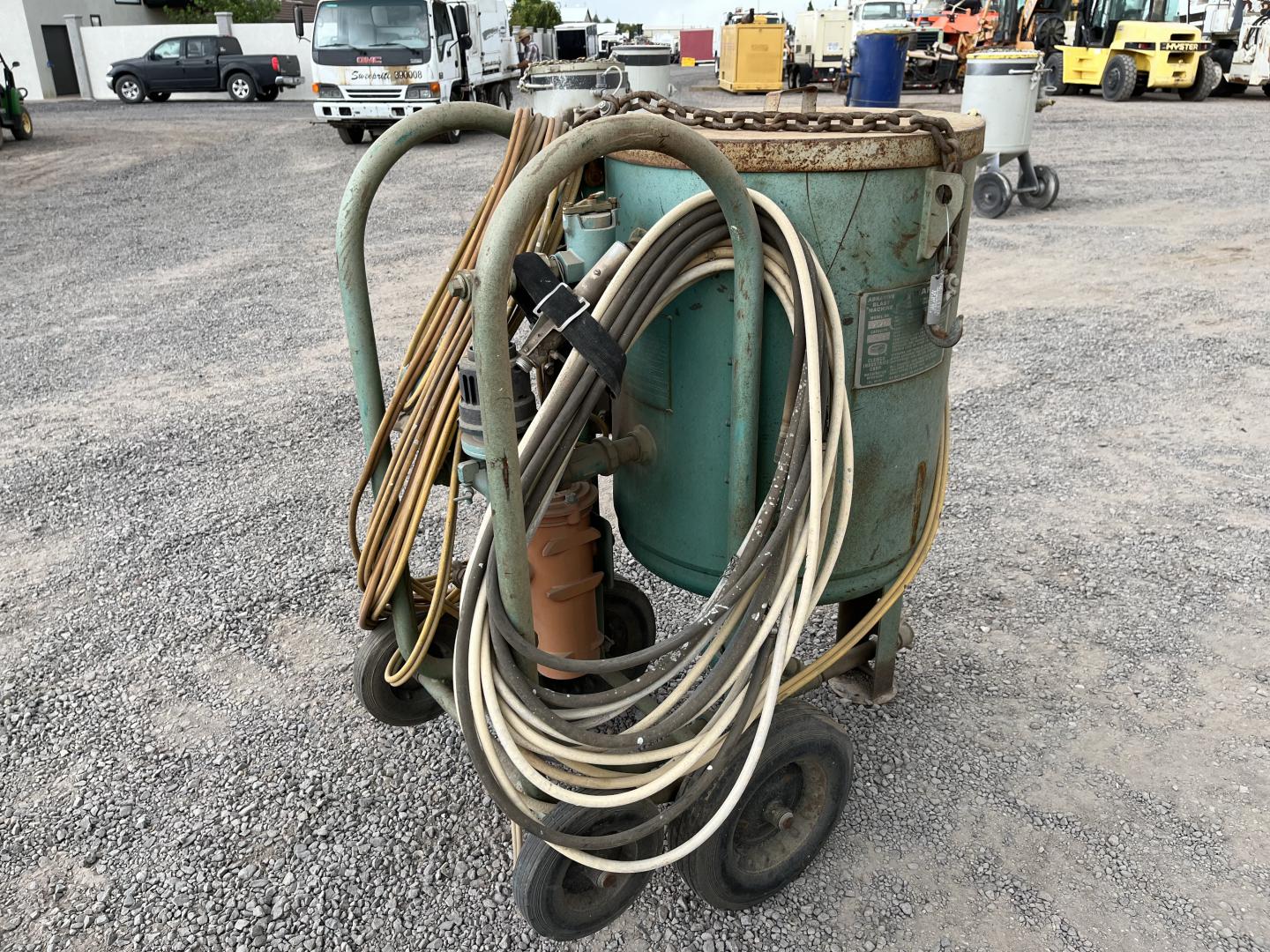 ./imagenes/INVOICE/2019/16610/SAND BLASTER ABRASIVE BLAST MACHINE 2024 (4).JPG